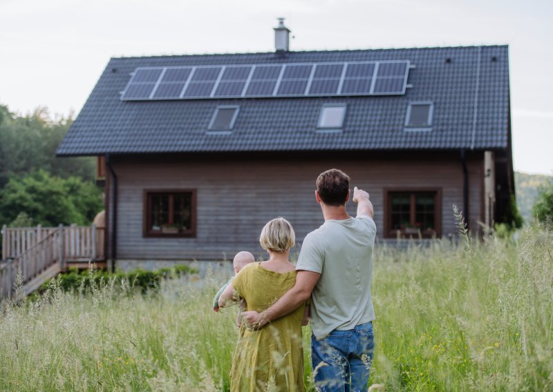 Struja iz solara i kada nestane sunca: evo kako baterije mijenjaju pravila igre