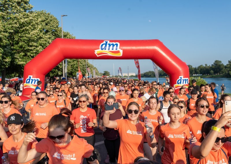 dm donirao higijenske uloške za korisnice 32 učenička doma