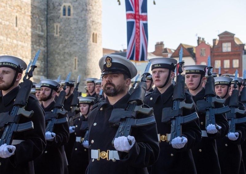 Zapovjednik britanske vojske: 'Nikad nije bila opasnija situacija, sinovi i kćeri nacije spremite se...'
