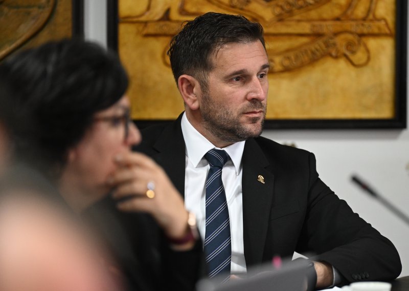 Kerum u zatvoru, Gradsko vijeće usvaja proračun Splita