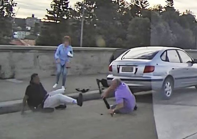 [VIDEO] Procurila nova snimka: Par je na plaži Bondi oteo oružje napadaču, ali su na kraju poginuli