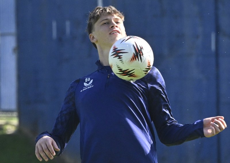 Evo koji klubovi su zainteresirani za Dinamova dragulja koji sjedi na klupi