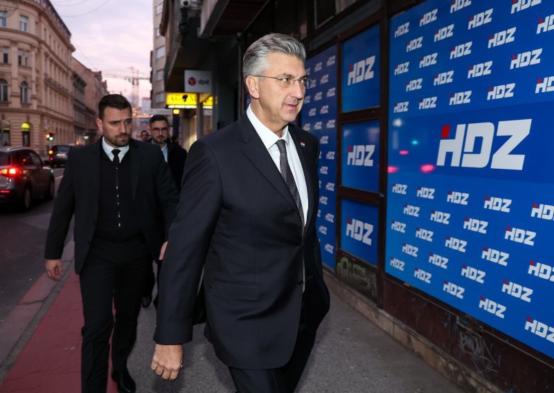 Dojava o bombi u zagrebačkom HDZ-u bila lažna, uzbuna na još dvije lokacije