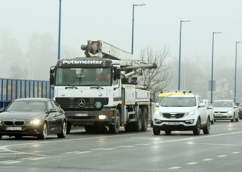Zbog magle vozi se usporeno na zagrebačkoj obilaznici: Evo gdje su još gužve