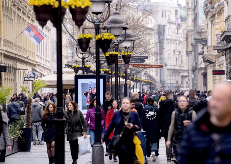 U Srbiji krenuo juriš na mjenjačnice: Ljudi ne slušaju vlasti, političare, stručnjake...