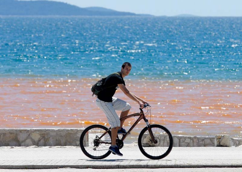 Crvena mrlja u Splitu nestala, nije riječ o onečišćenju KBC-a