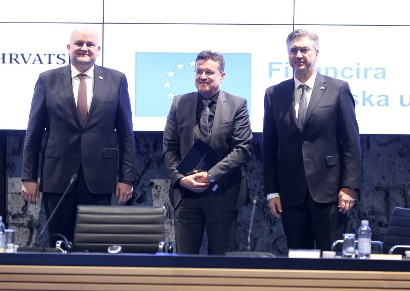 Hrvatska jača sustav gospodarenja otpadom: Uručeni ugovori za izgradnju tri nova centra