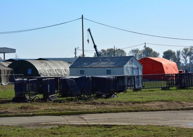 Zaposleni u kampu u Sl. Brodu ostaju bez ručka i večere