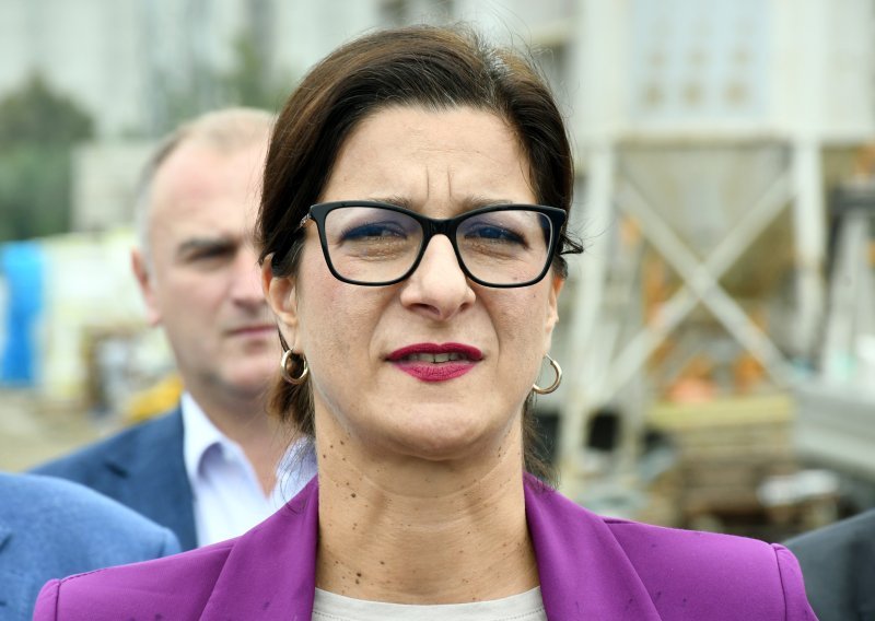 Gradonačelnici Petrinje kazna od 550 eura zbog imovinske kartice, Hajdašu Dončiću opomena