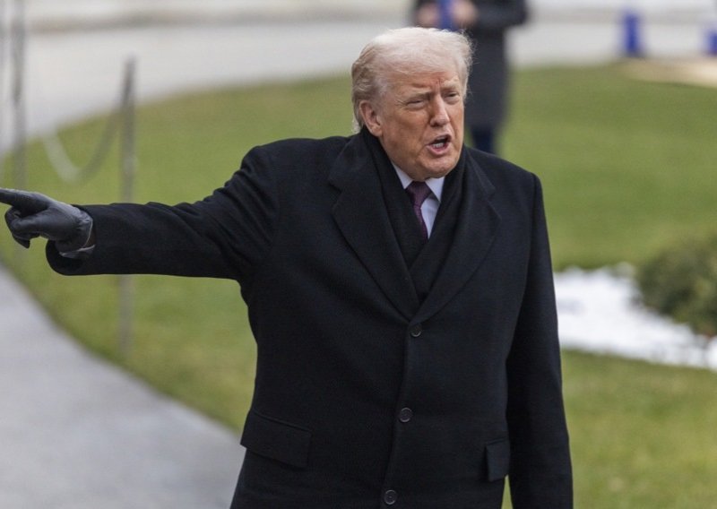 Donald Trump instalirao 'zid srama' u Bijeloj kući: Tamo ismijava Obamu i Bidena