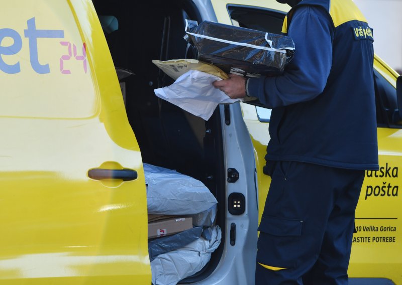 Ljudi navalili postati poštari, ali iznimno malo ih je prošlo