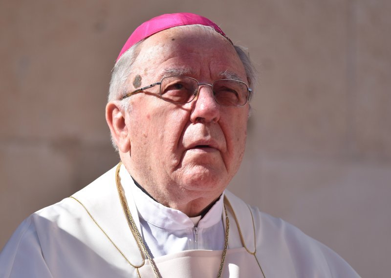 Slunj otkrio poprsje svojeg prvog biskupa, prije pet godina preminuo od koronavirusa