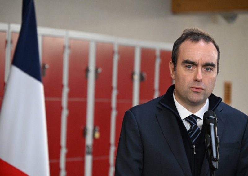 Francuski premijer opet u problemima, parlament odbio proračun