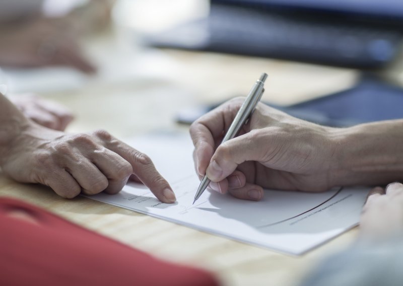 Želite sa supružnikom otvoriti obrt? Evo kako to možete napraviti uz ortački ugovor