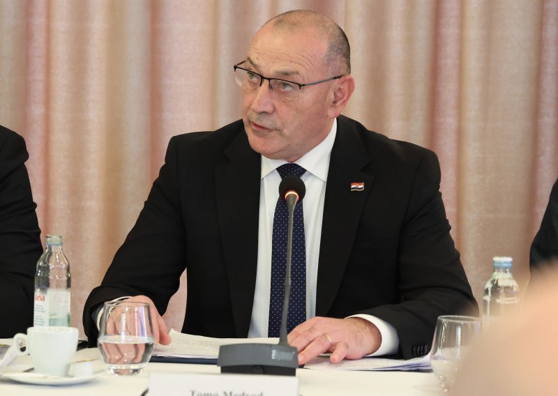 Medved prokomentirao europski proračun: 'U plusu smo 18 milijardi eura'