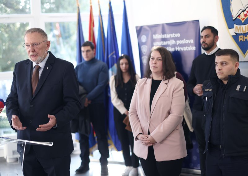 Božinović s romskom manjinom: Dva su područja za napredak