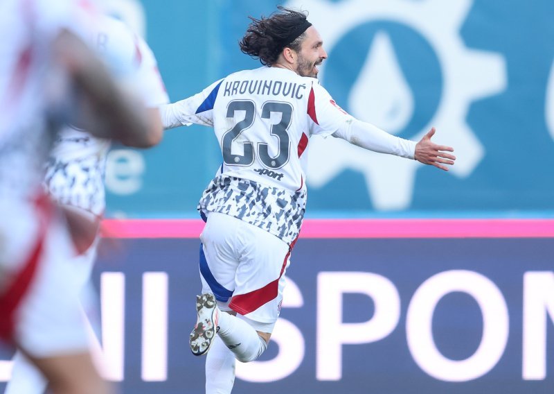 Krovinović o zvižducima na Poljudu: Meni nije lako, a kamo li djetetu od 18 godina