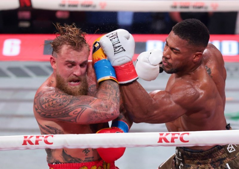 Pogledajte nokaut kojim je Joshua slomio youtubera Paula