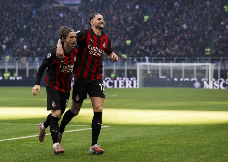 Talijanski novinari imali potrebu spomenuti Modrića: Milan je kupio deset igrača...