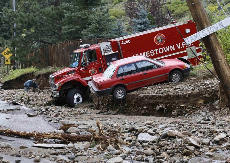 U Coloradu više od 500 ljudi nestalo u poplavi