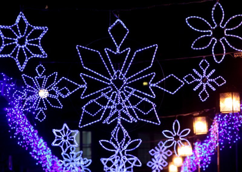 Policija istjerala roditelje i djecu s klizališta, pobunile se i udruge Hrvata iz BiH