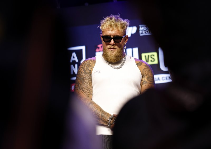 Paul pokazao RTG snimku na kojoj su vidljive posljedice nakon Joshuinog nokauta