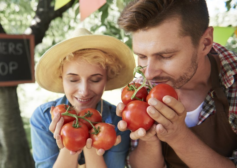 Trik koji otkriva je li rajčica puna pesticida: Detalj koji većina ljudi ni ne pogleda
