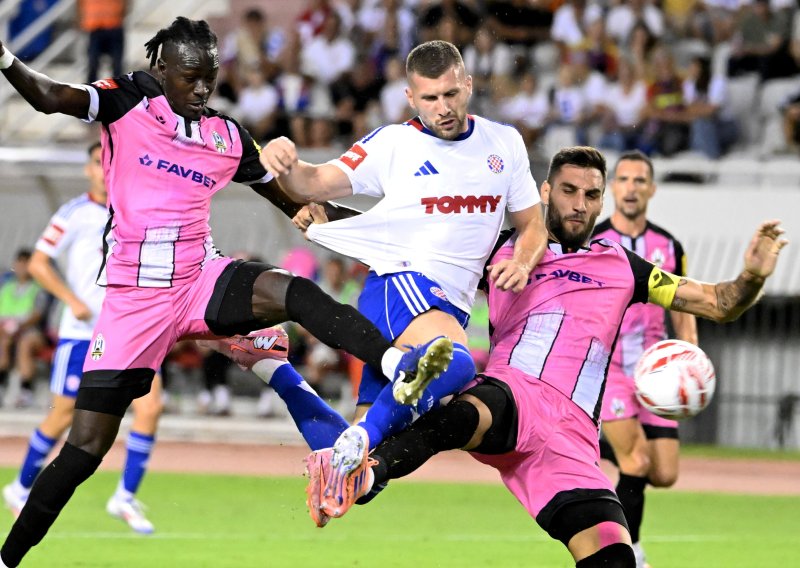 Procurio sastav Hajduka za utakmicu protiv Vukovara; Livaja opet ostaje na klupi?