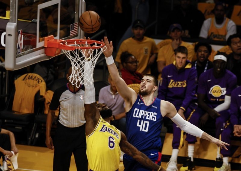 Clippersi u gradskom derbiju razbili Lakerse; ozlijedili se Zubac i Dončić