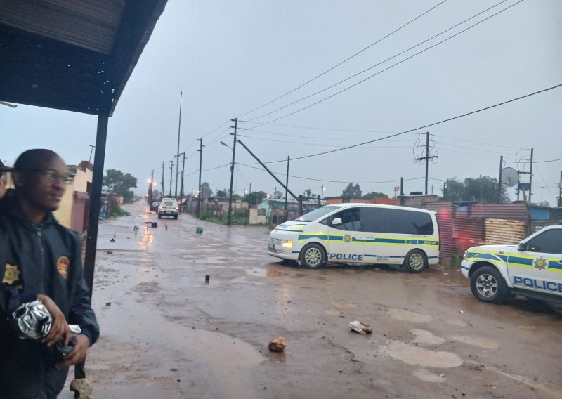 Devet poginulih, 10 ranjenih u pucnjavi u Južnoj Africi, policija traži osumnjičenike