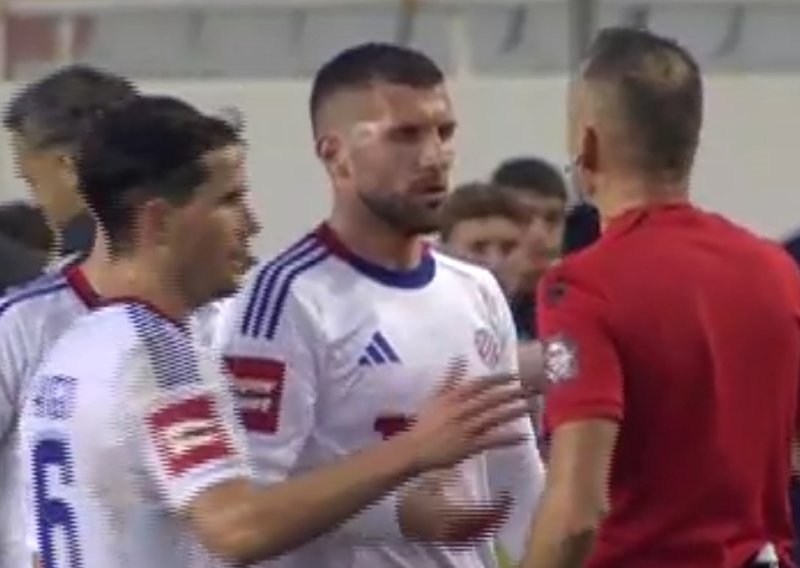 Pogledajte kako su Rebić i Livaja u tri minute dobili crvene kartone