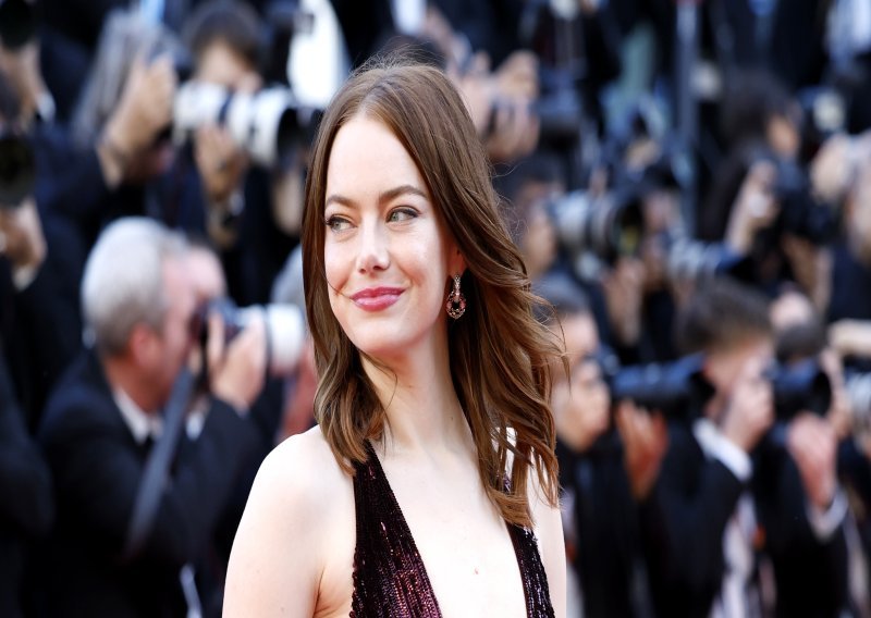 Frizer holivudskih zvijezda otkriva najčešću grešku pri sušenju tanke kose