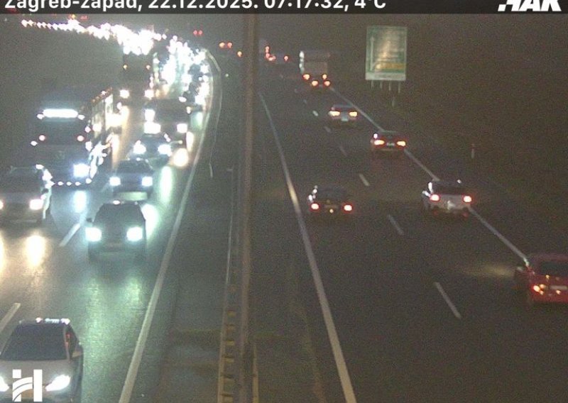 Gust je promet na autocesti A4 prema Zagrebu: Magla otežava promet, ceste su skliske
