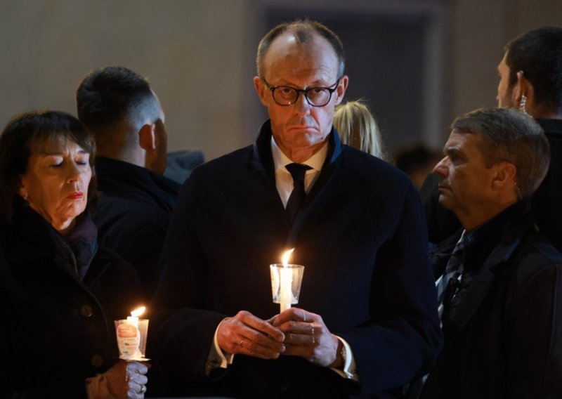 Njemački kancelar razbjesnio javnost izjavom o mirovinama: 'Perje će letjeti!'