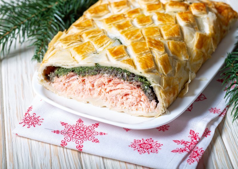 Ovo jelo oduševljava izgledom i okusom: Evo kako pripremiti odrezak Wellington, ali s lososom