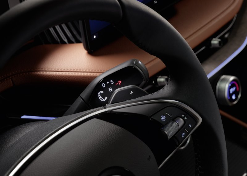 Tri vrste mjenjača: Dvostruka spojka za Europu, pretvarač momenta za ekstremne uvjete, ručni za zabavu