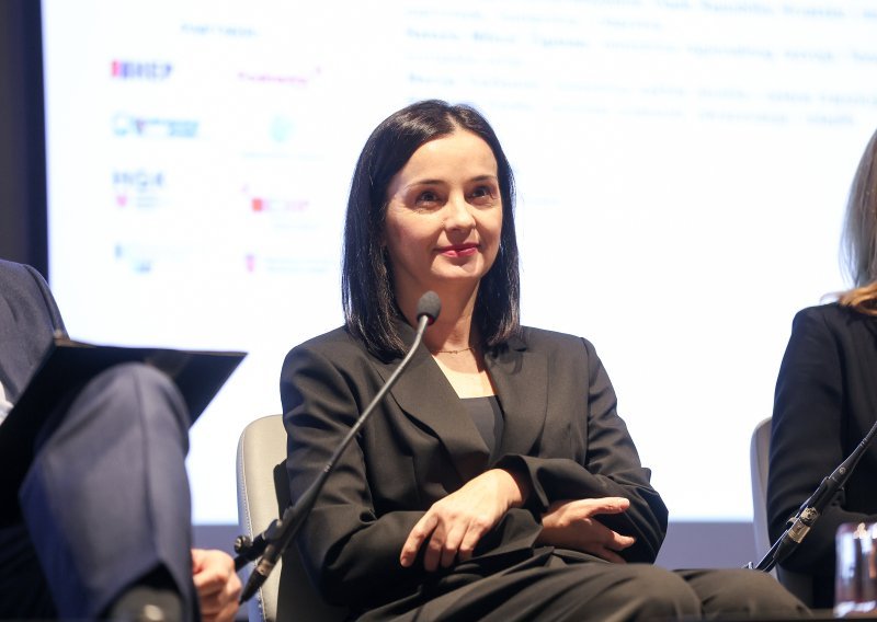 Vučković uručila 32 ugovora od 25,7 milijuna eura za vodu, odvodnju, klimu i prirodu