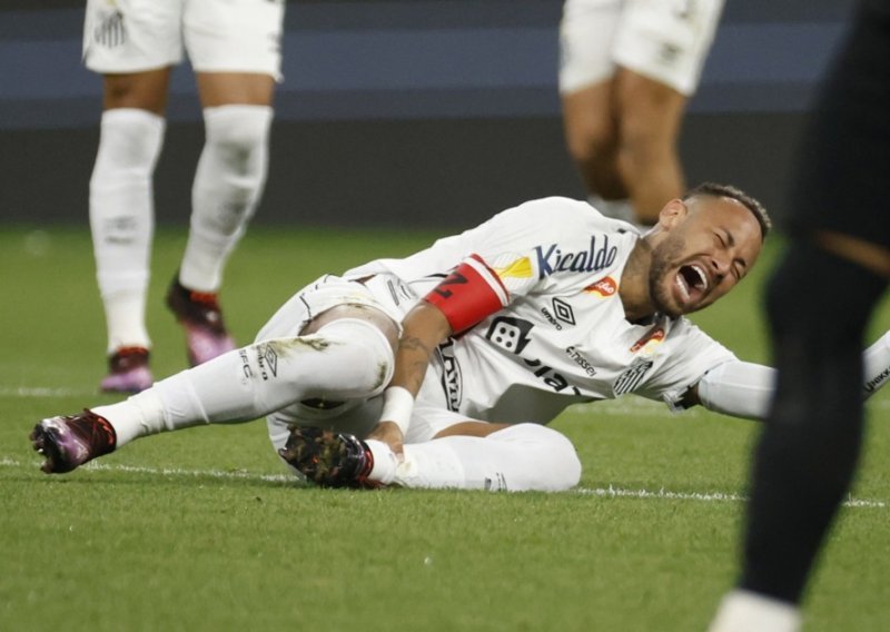 Neymar završio na operaciji koljena; svi se pitaju hoće li biti spreman za SP