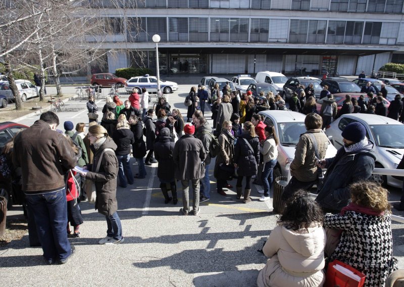 Studenti invalidi bili su na vrijeme evakuirani