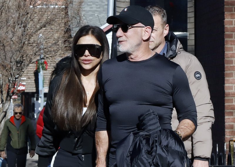 Svi pogledi su bili upereni u Bezosa i Lauren. Utegli se na skijanju, a on je iznenadio izgledom