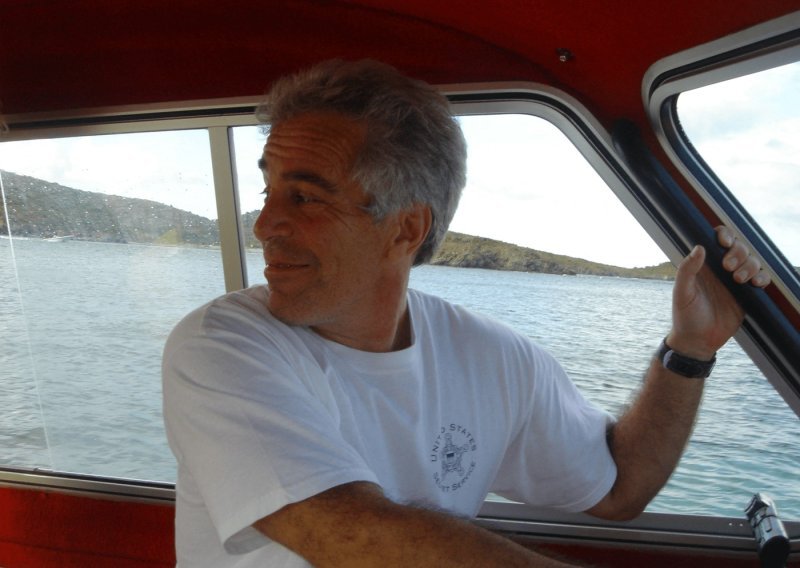 Najveća objava Epsteinovih dokumenata do sada: Spominje se i Trump