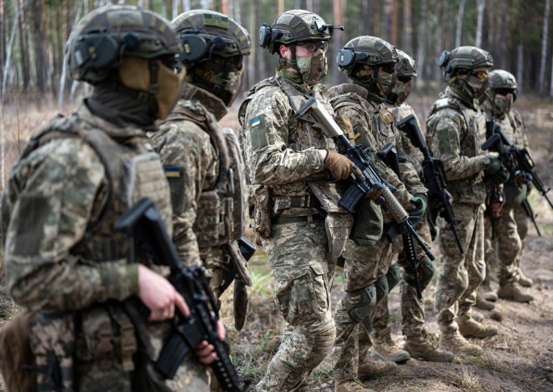 Ukrajinci riskiraju život kako bi izbjegli bojišnicu: Tisuće prešle smrtonosne Karpate, no nisu svi imali sreću