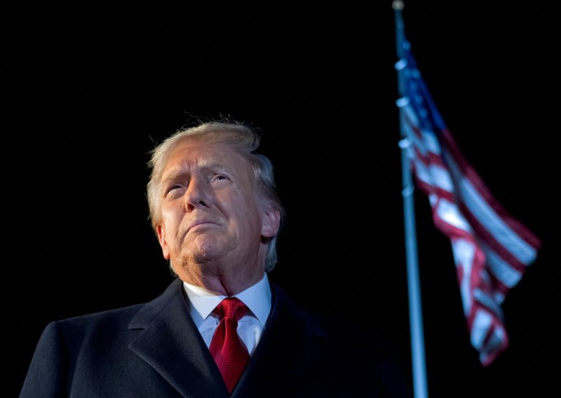 Sve postaje Trumpova Amerika: Gradi li američki predsjednik kult ličnosti ili doista upravlja SAD-om?