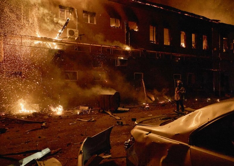 Ukrajinci poslali val dronova na Moskvu: Ruska protuzračna obrana 'skinula' 12 komada