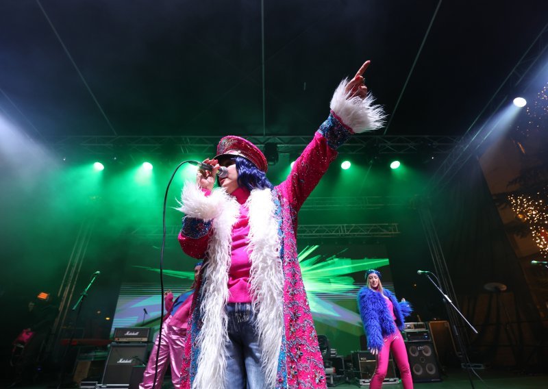 Ako se netko pita gdje je Djed Mraz, odgovor je jednostavan – Alka ga je modno apsorbirala