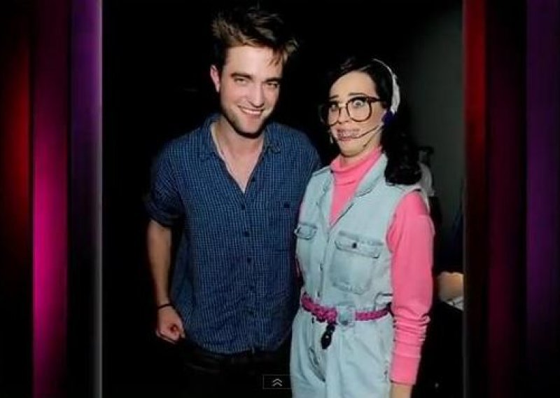 Pattinson ljubi Katyno rame za plakanje