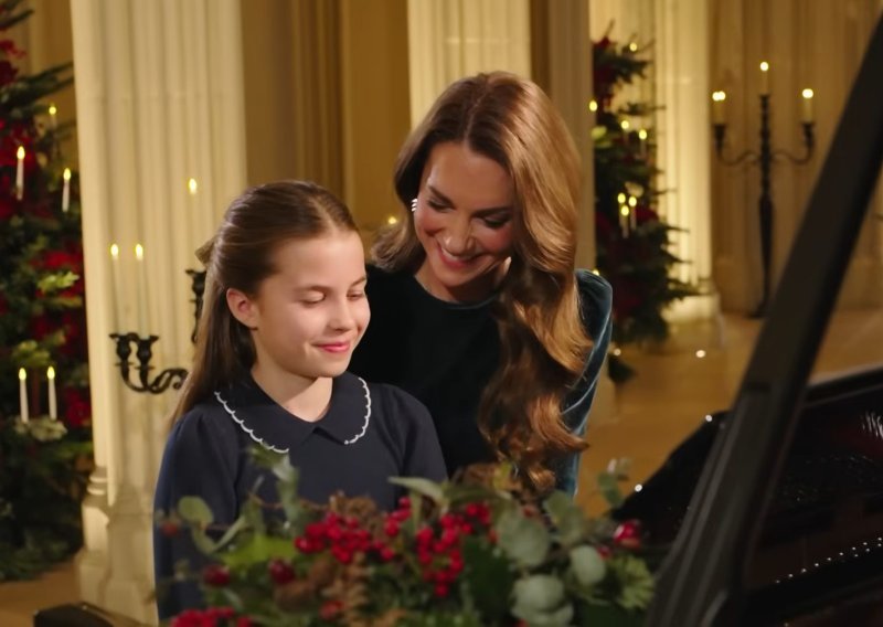 Dirljiv nastup za Božić: Kate Middleton i princeza Charlotte oduševile posebnim duetom
