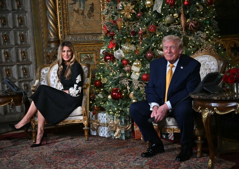 Trump: 'Sretan Božić svima! Čak i lijevo radikalnom ološu'