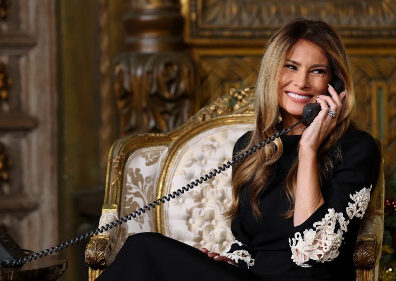 Melania Trump božićnim stajlingom suptilno odala počast svojim slovenskim korijenima