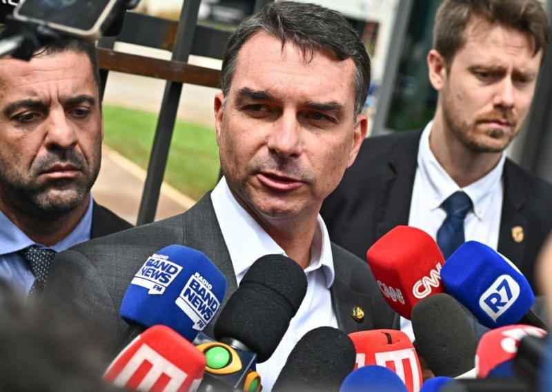 Bolsonaro podržao predsjedničku kandidaturu svog sina